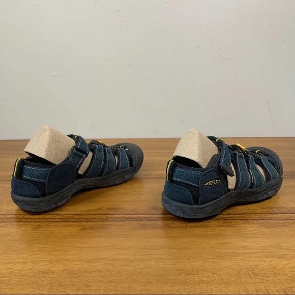Keen Newport H2 Waterproof Youth Sandal - Picture 5 of 8